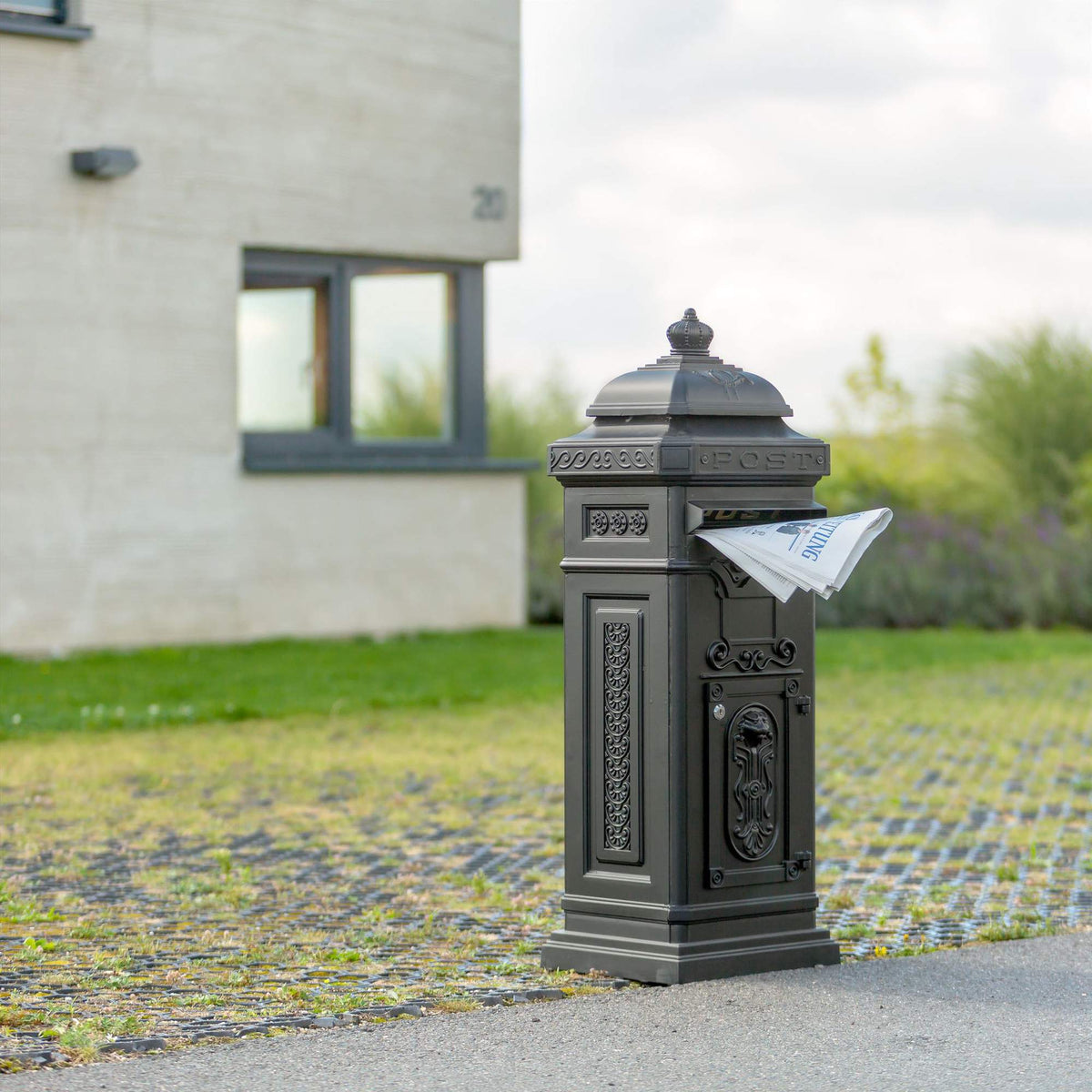Antique Style Freestanding Mailbox, Cast Aluminium