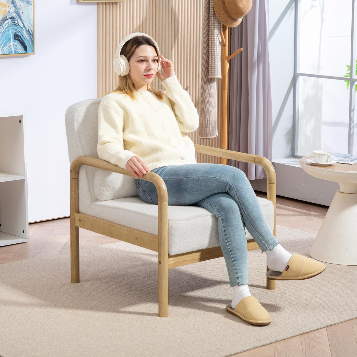 Armchair Living Room Lounge Chair with Armrests, Wooden Legs, Large and Thick Seat, Relaxation Chair Reading Chair with Throw Pillow, Bouclé Look, Upholstered Chair for Bedroom White |