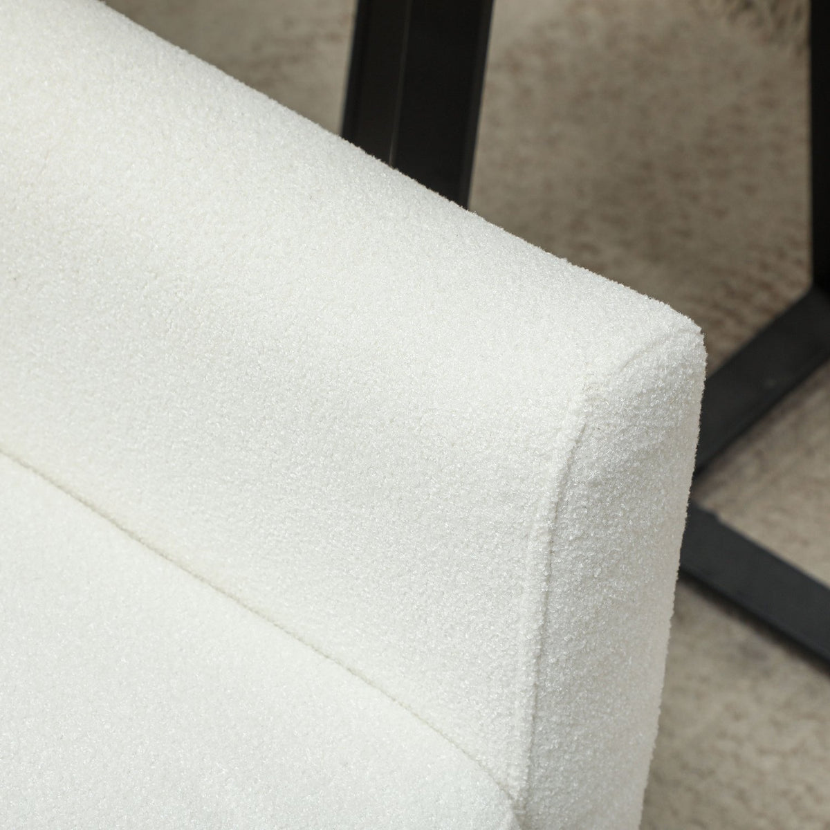 Armchair Living Room Wing Chair Padded Tufted Lounge Chair Relaxation Chair with Teddy Fleece Look Wooden Legs Upholstered Chair for Bedroom White