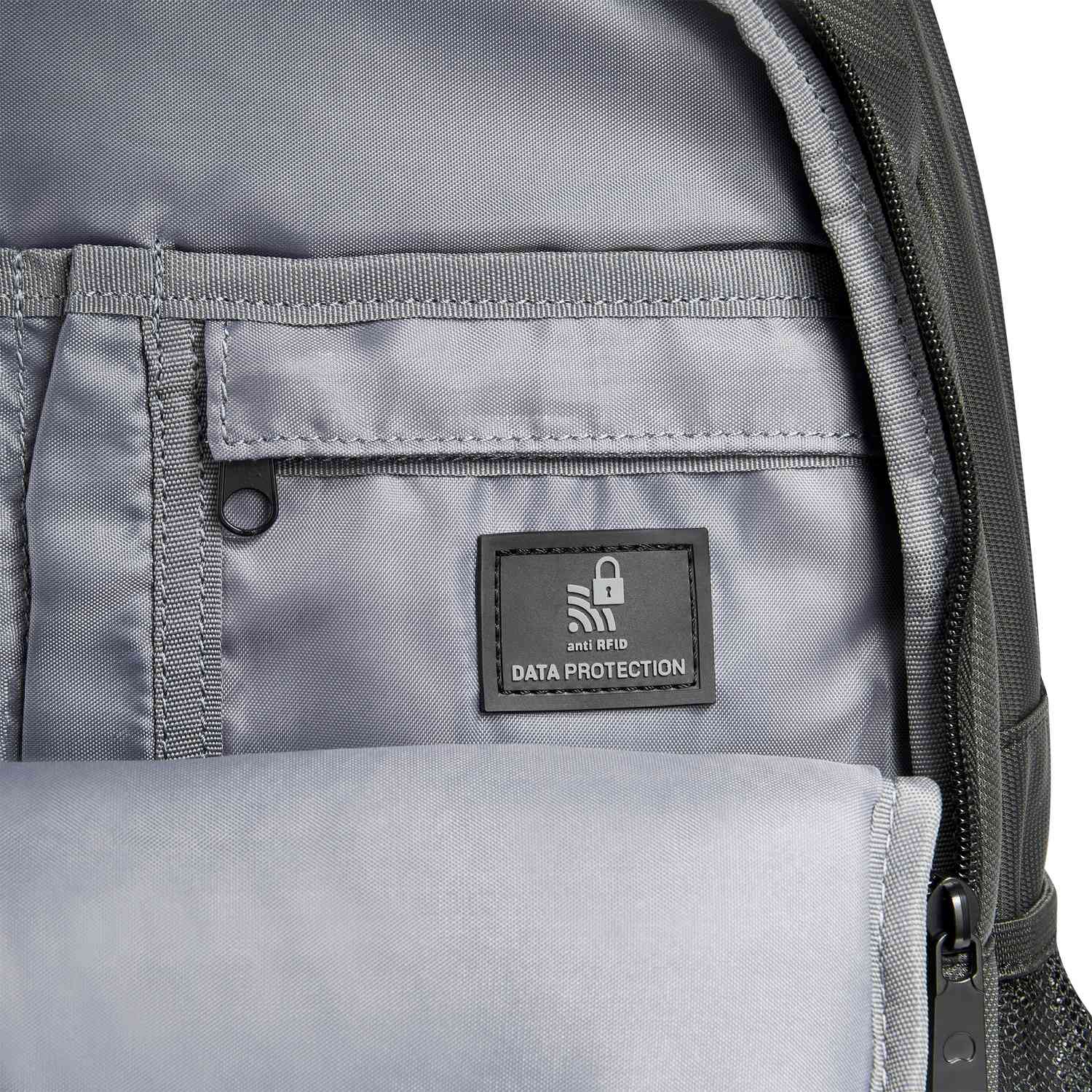 Aviator Laptop 15.6" Backpack Graphite