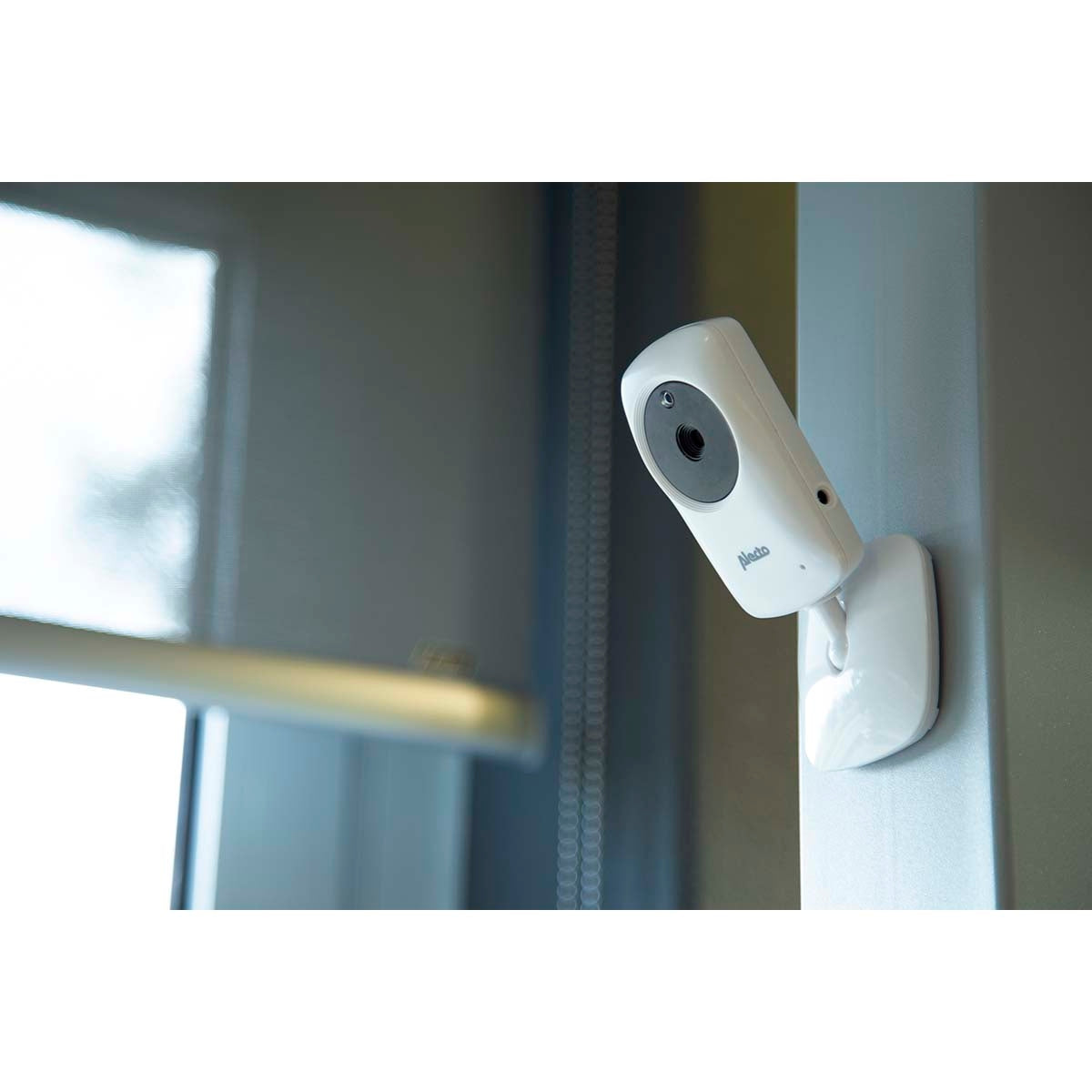 Baby monitor with camera and 2.4" white color screen