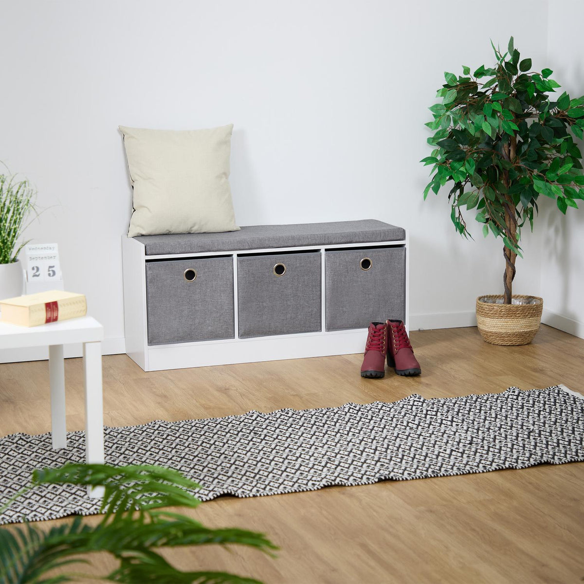 Bench with upholstery and 3 compartments