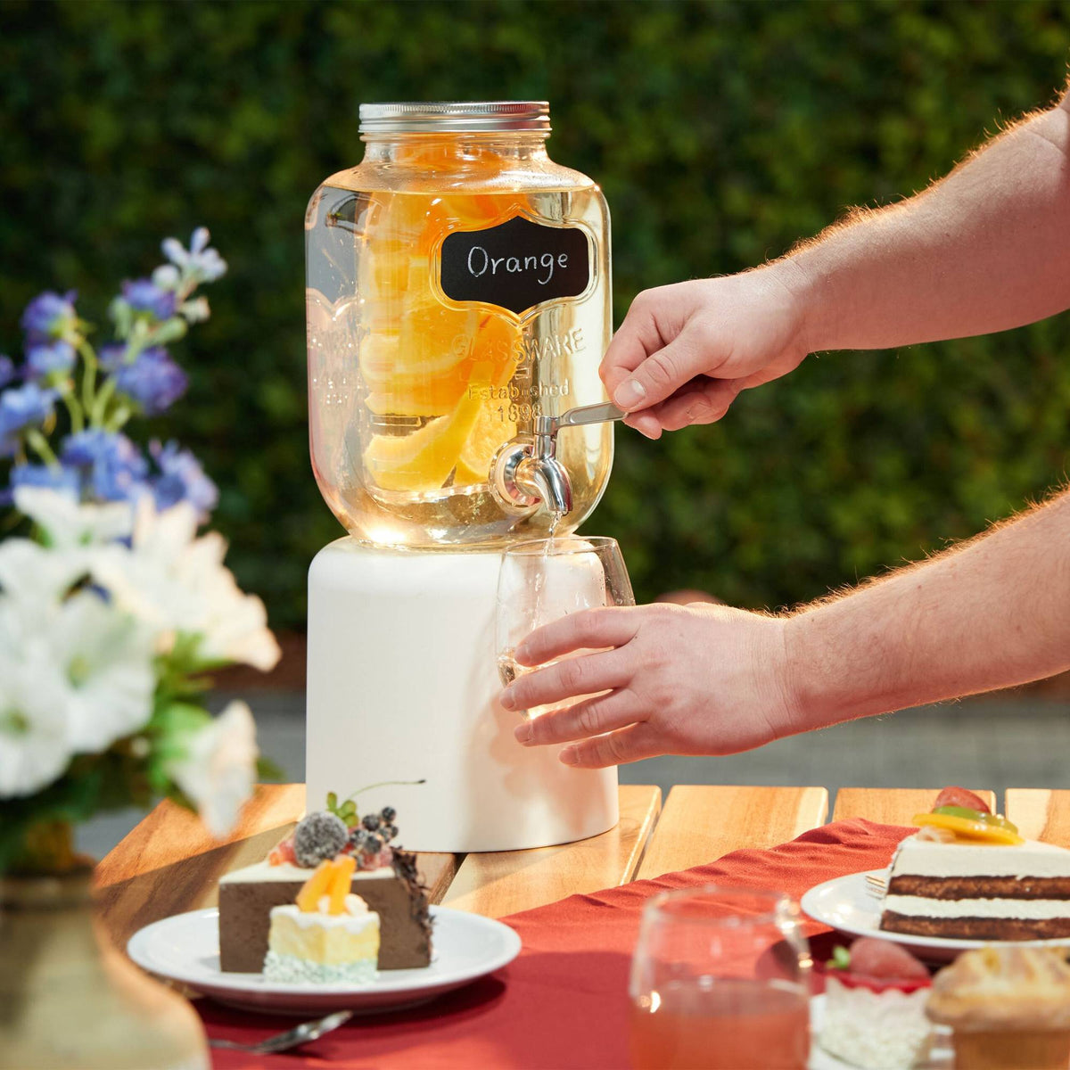 Beverage dispenser with fruit insert 4 L