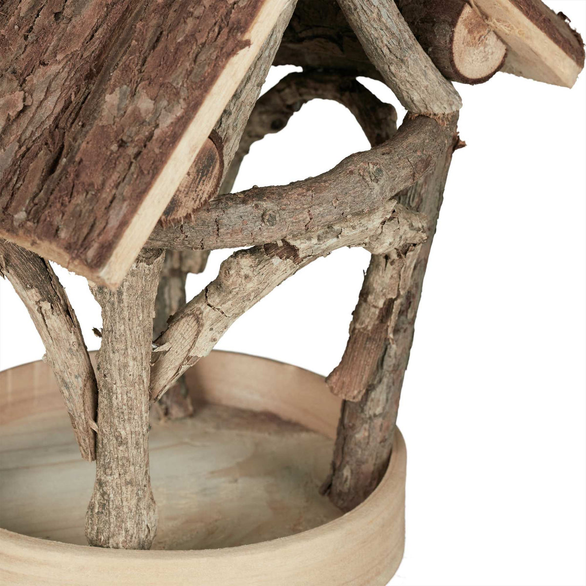 Bird feeding station for outdoors