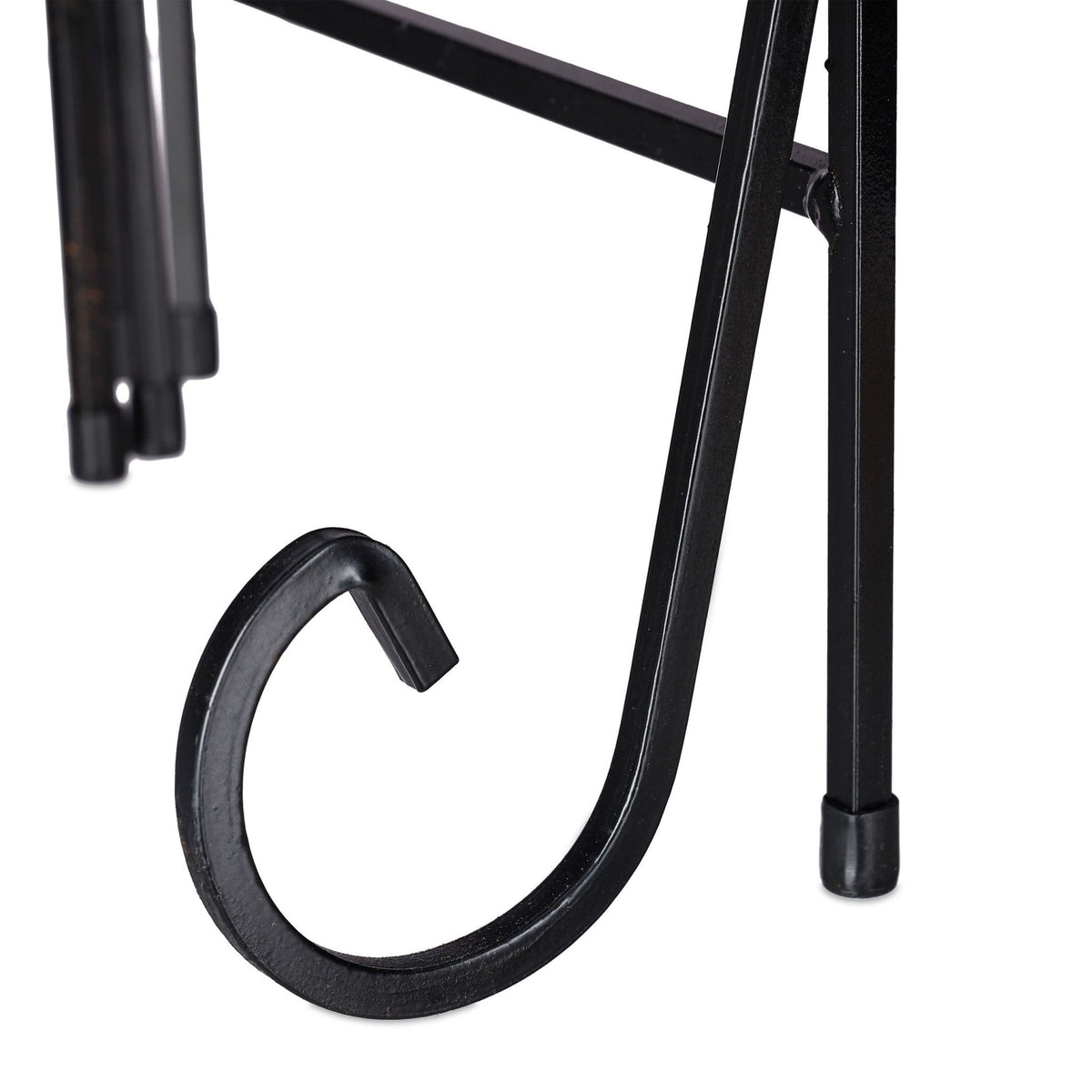 Black flower pedestal in metal