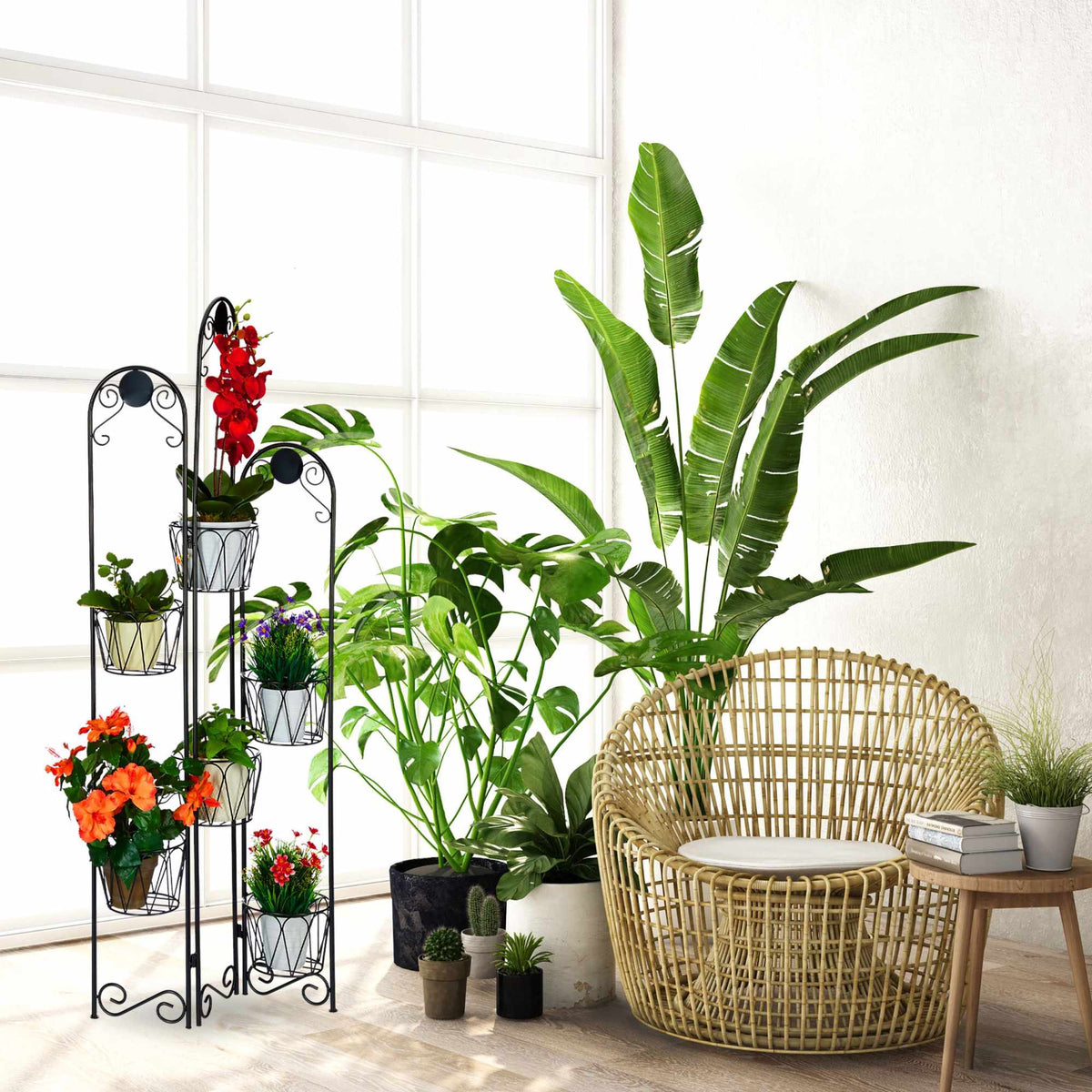 Black flower pedestal in metal
