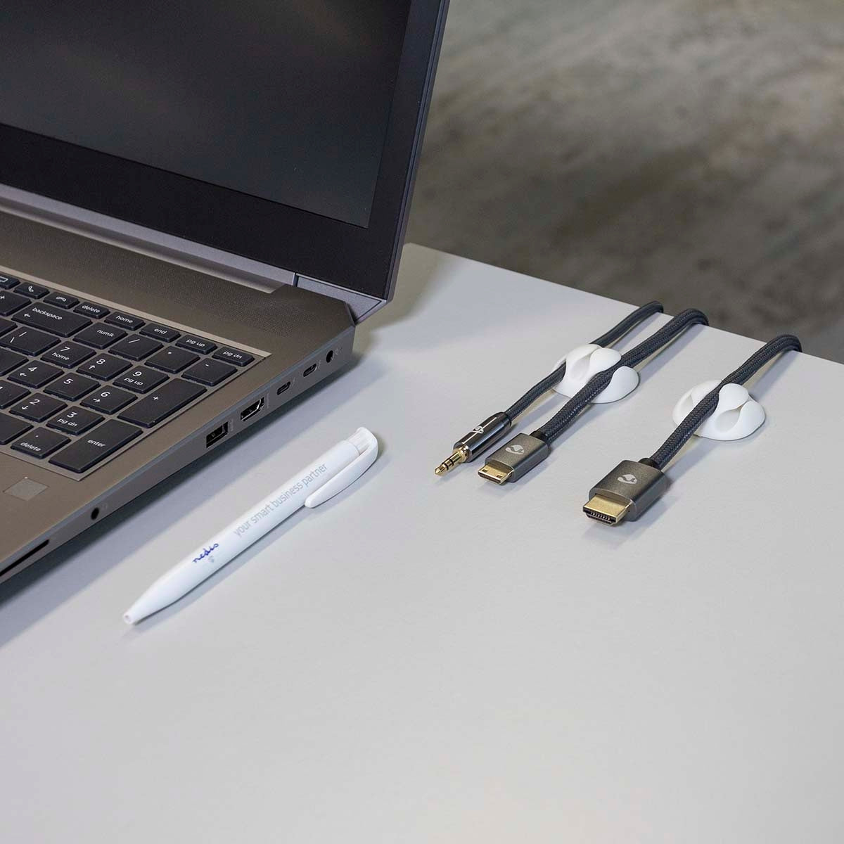 Cable Management | Cable clamp | Click and Go | 4 pcs. | Number of seats: 3 Discs | Maximum cable thickness: 5.3 mm | TPE | White