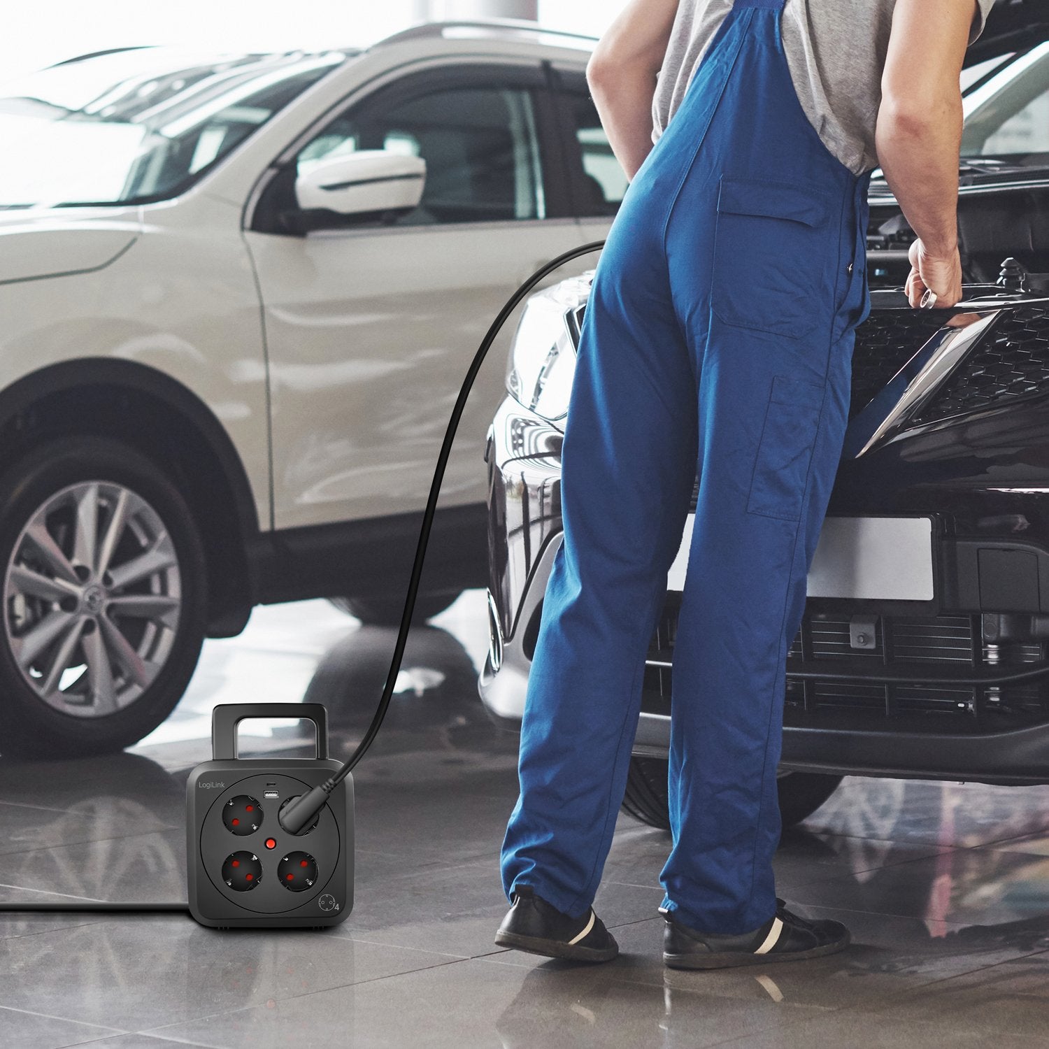 Cable reel 5 meters 4 grounded sockets + USB-A/USB-C 20W IP20