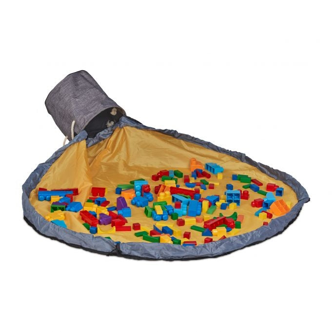 Cleaning bag with play blanket