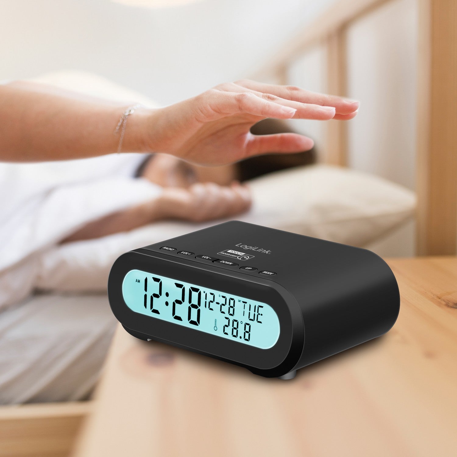 Clock Radio Temp/Humidity USB-C/Battery Operation Black