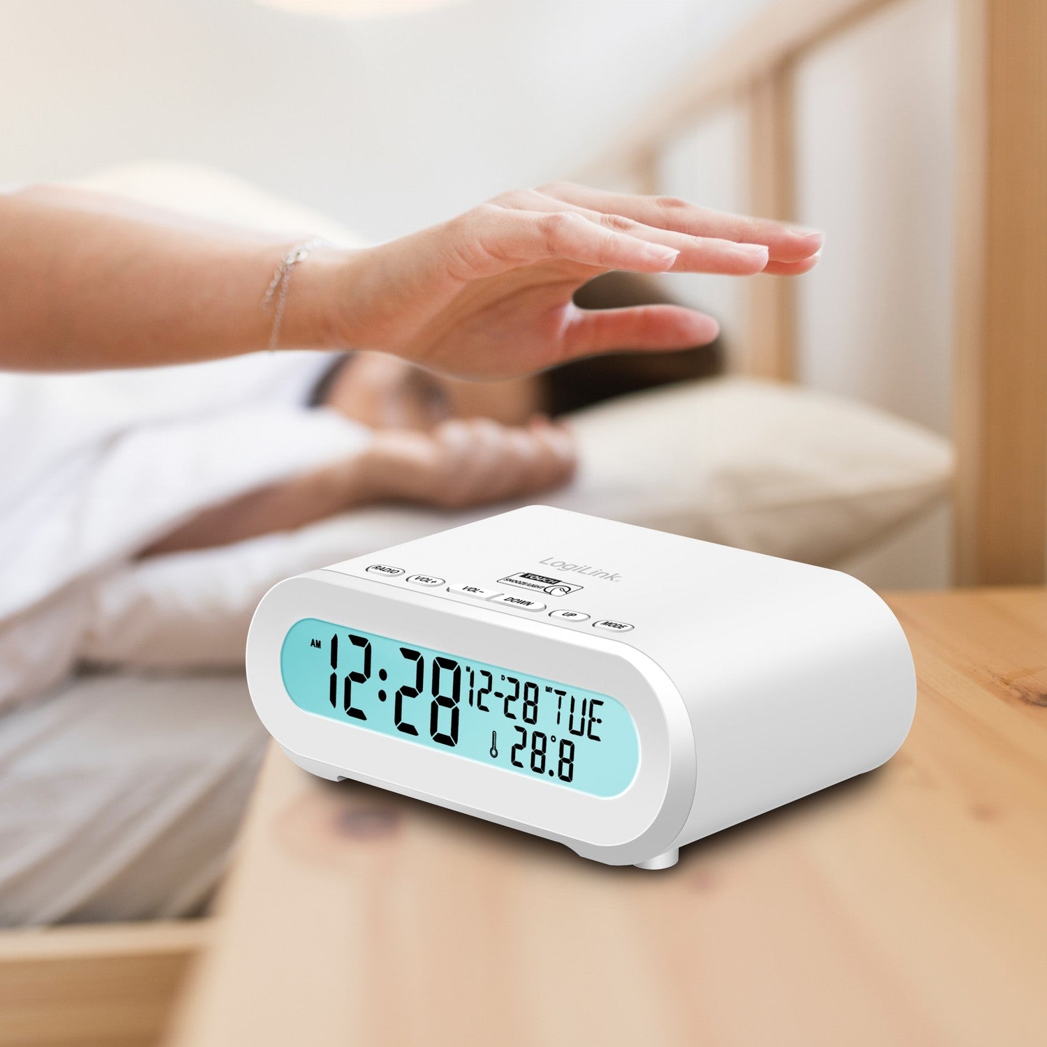 Clock radio Temp/Humidity USB-C/Battery operation White