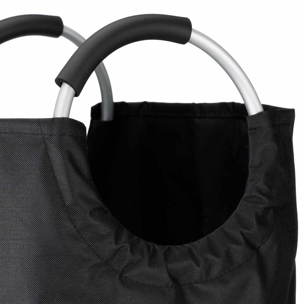 Collapsible laundry basket with handle