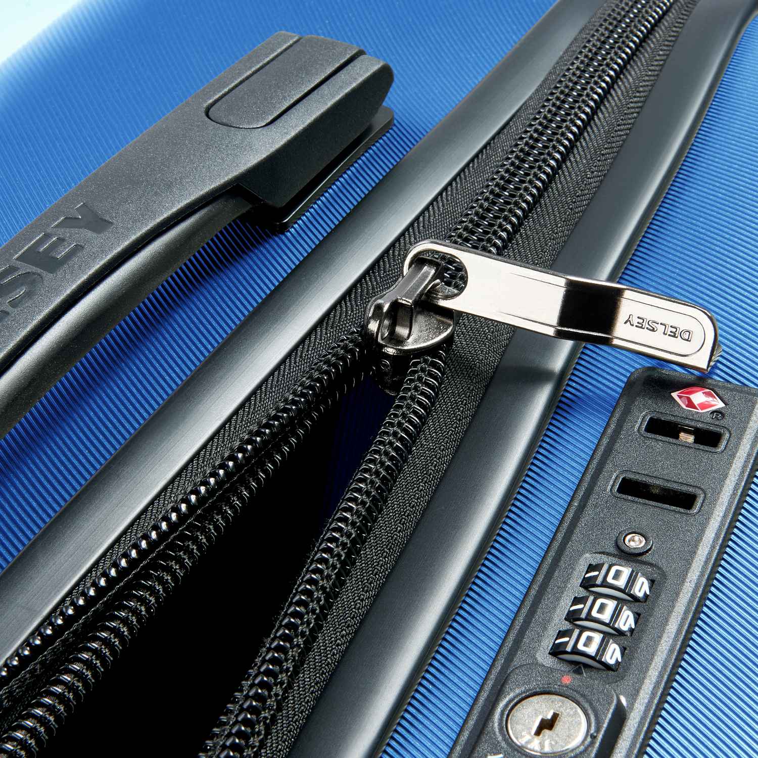 Comete Plus Suitcase 67 Light Blue