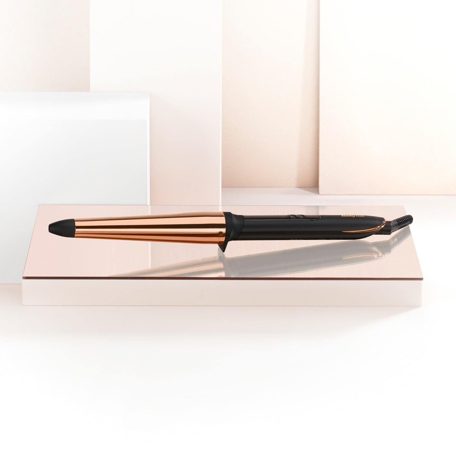 Curling iron Salon Brilliance Conical C458E