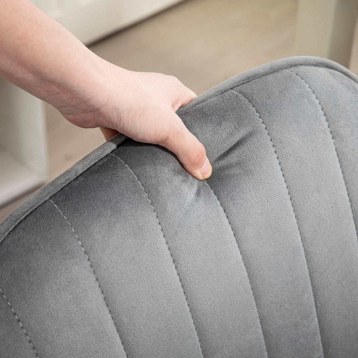 Desk Chair Height-Adjustable Office Chair Swivel Home Office Chair with Back and Armrest Velvet Look Dressing Table Chair for Study Room Gray