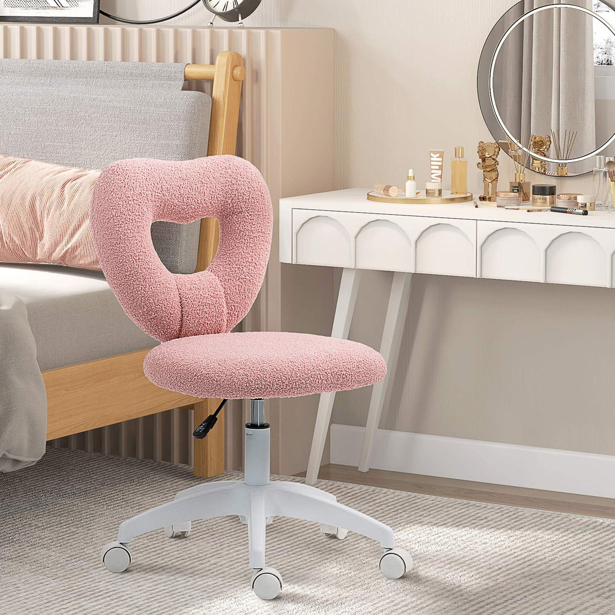 Desk chair, office chair, swivel home office chair with heart-shaped backrest, without armrest, height-adjustable teddy fleece dressing table chair for study, pink