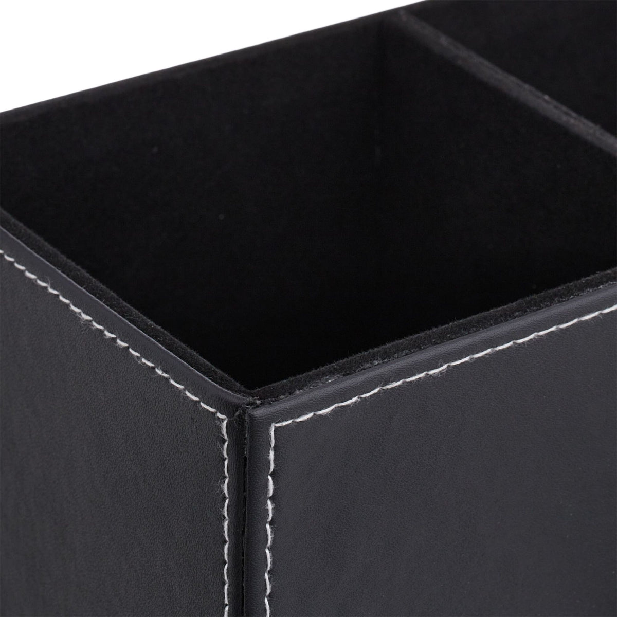 Desk organization in leather look