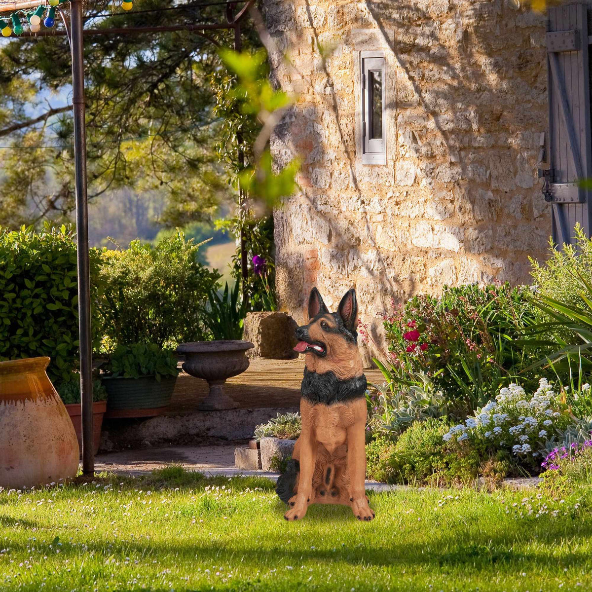 Dog statue - German shepherd