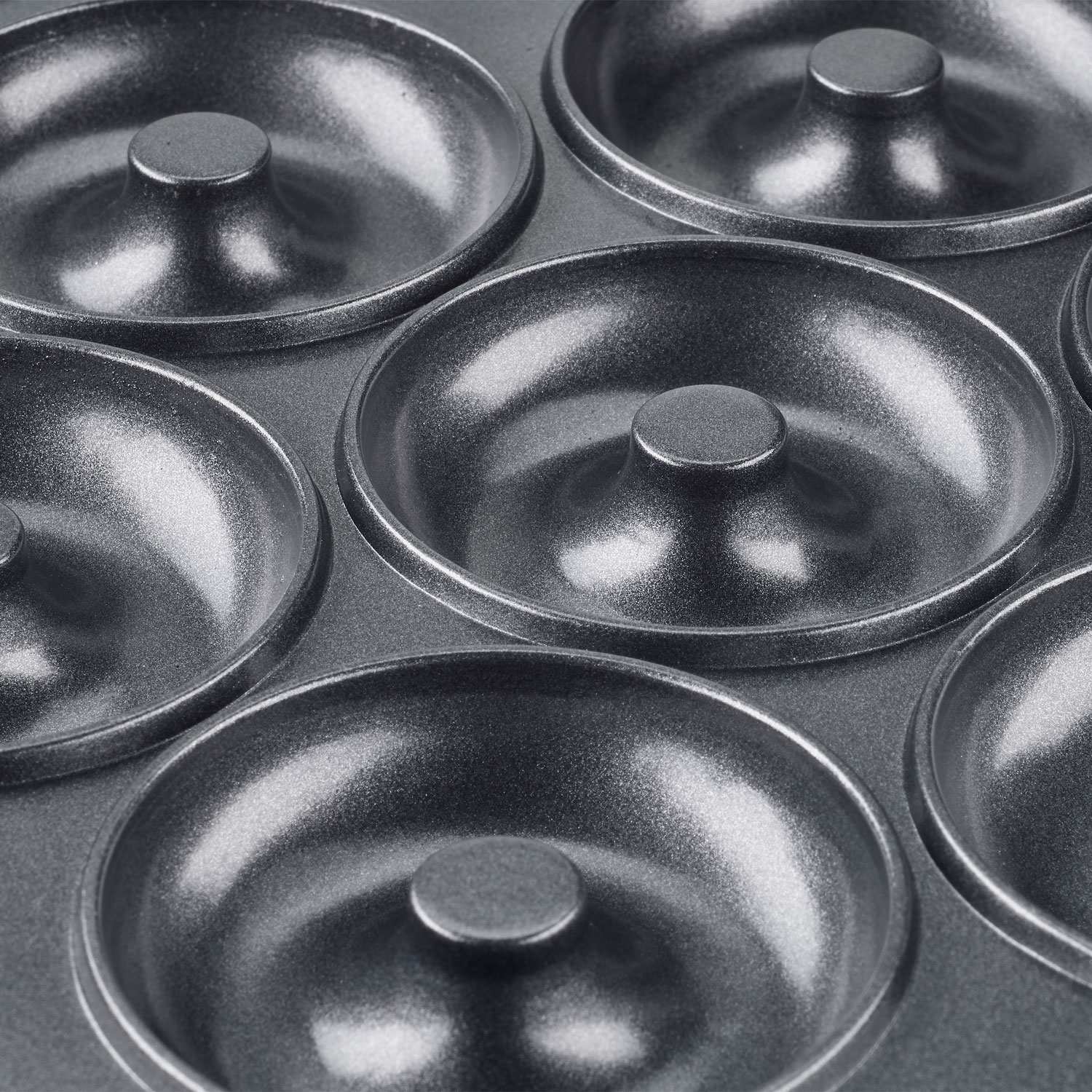 Donut Maker 7 Donuts 700W DM110 Black