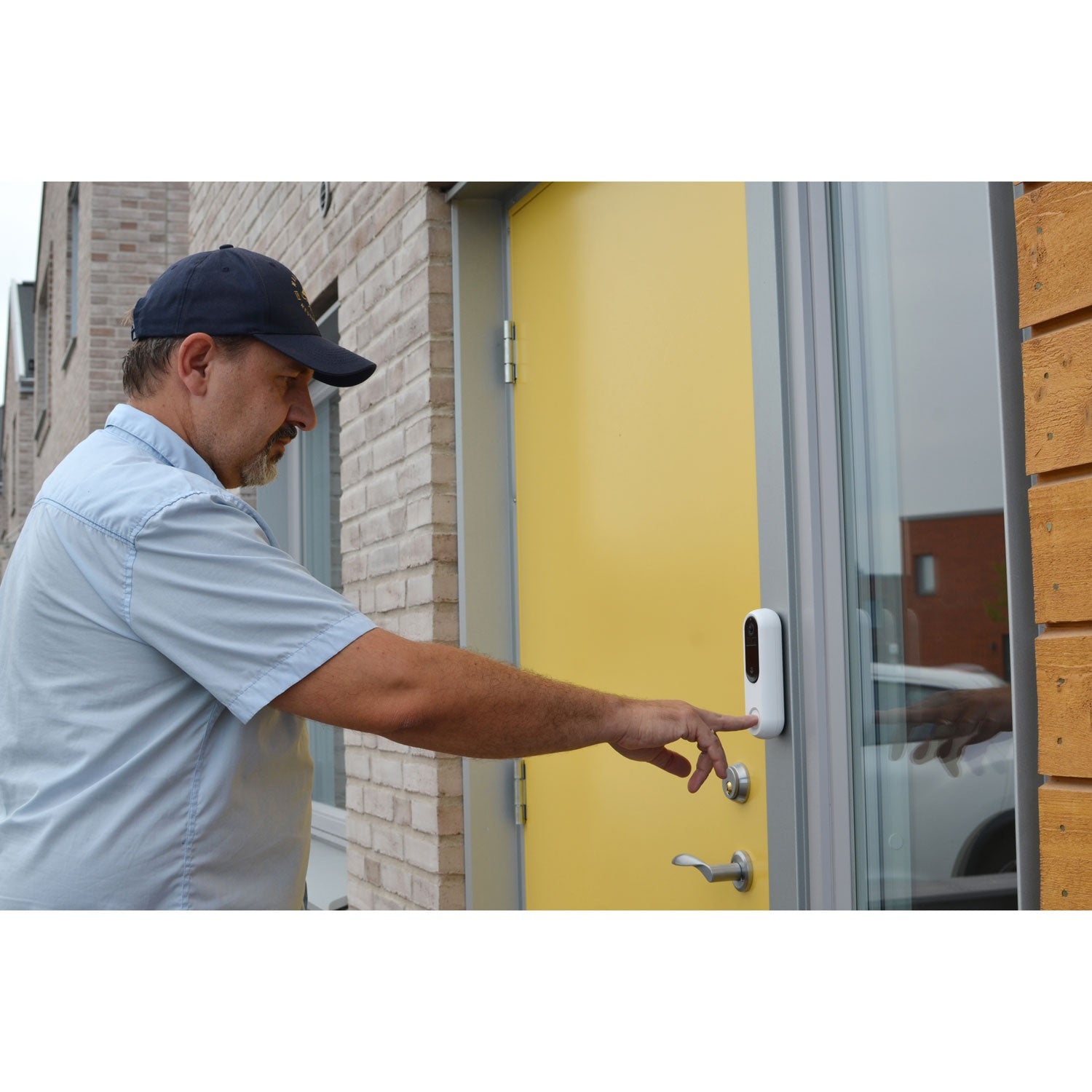 Doorbell with video function