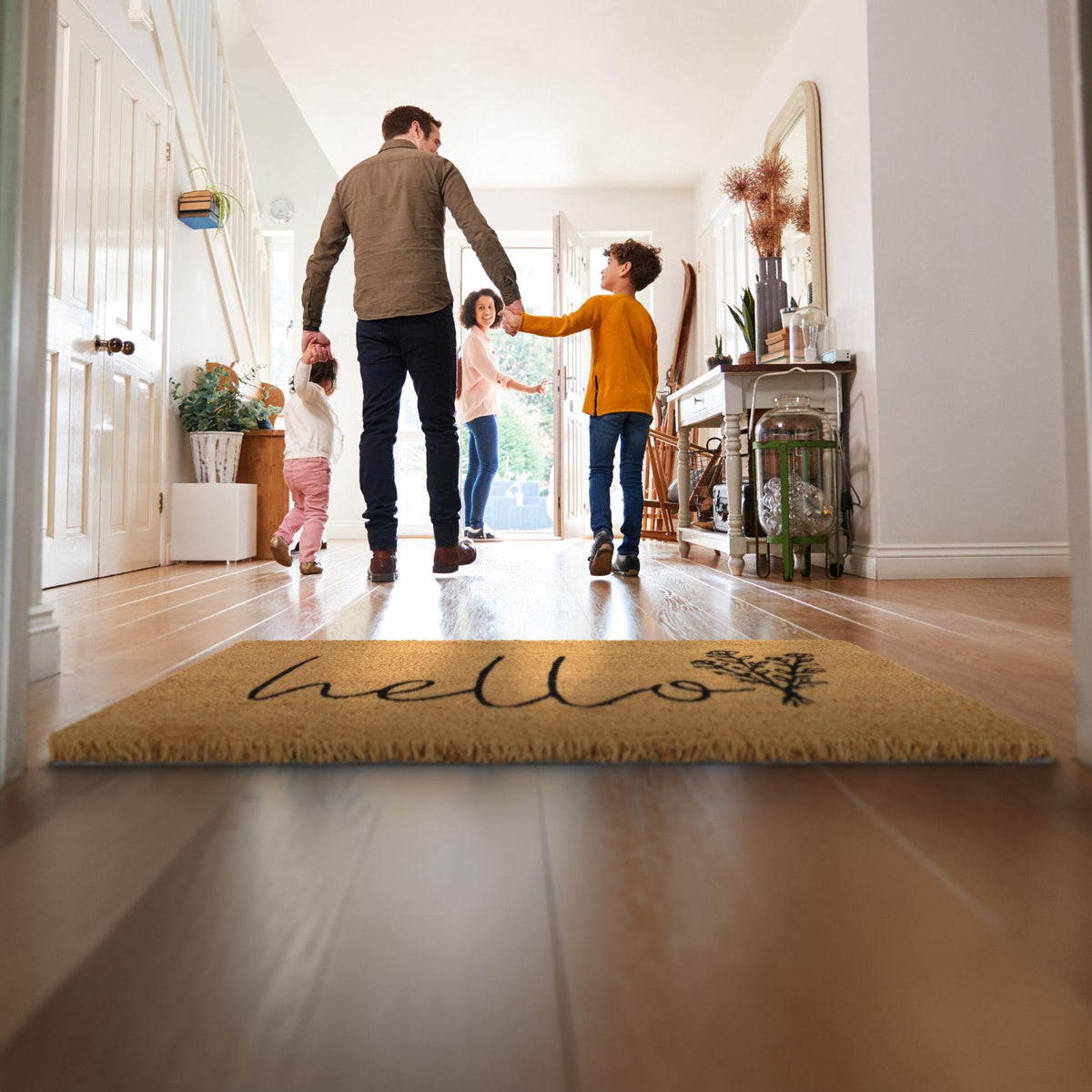 Doormat "Hello" in coconut