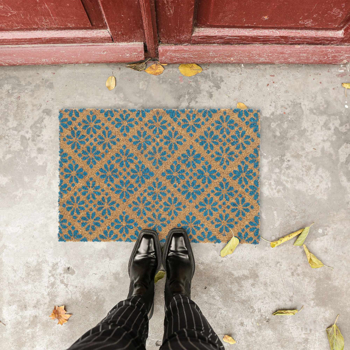 Door mat coconut fiber with floral pattern
