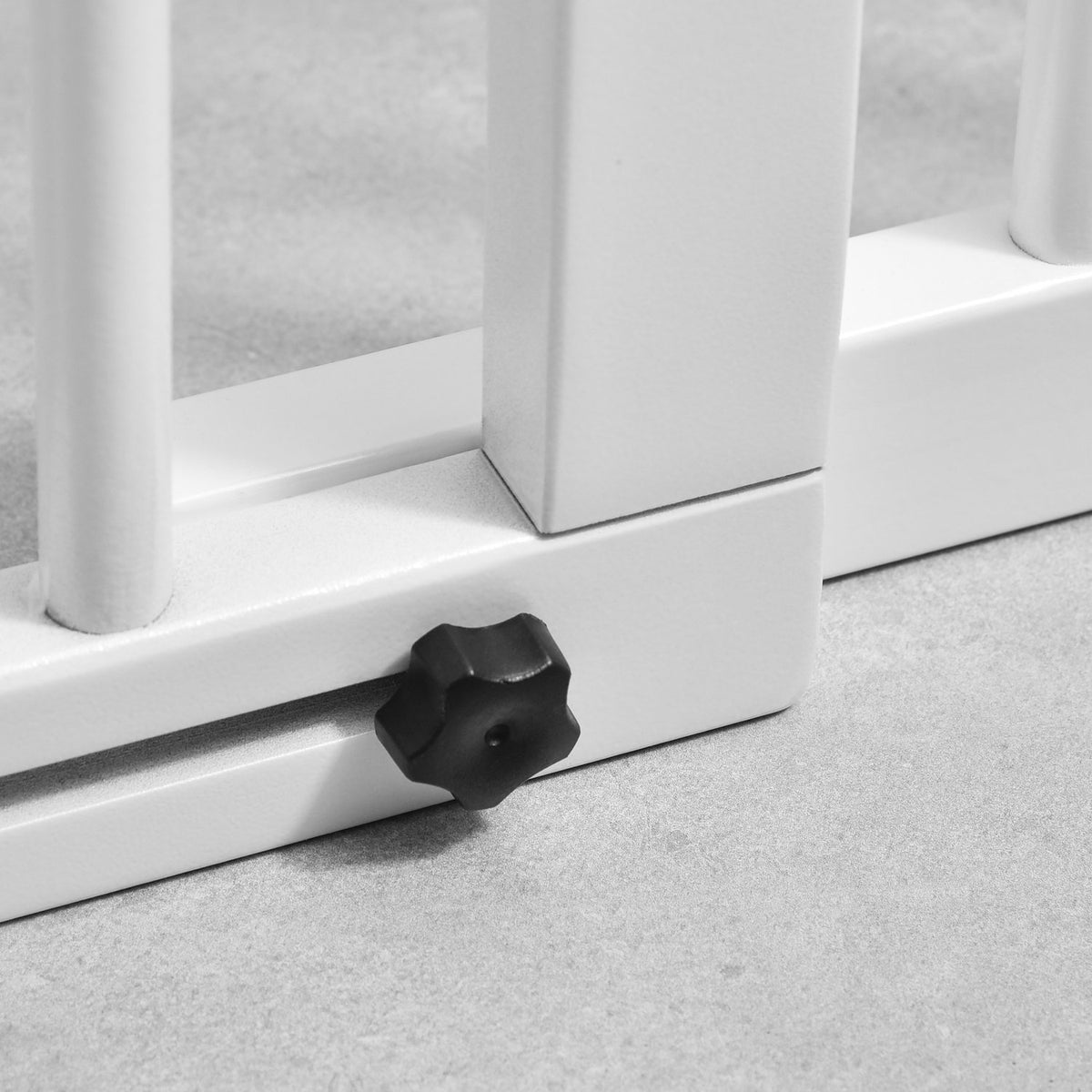 Door safety gate for dogs Freestanding wooden safety gate with door, white, 113-166x36x71cm