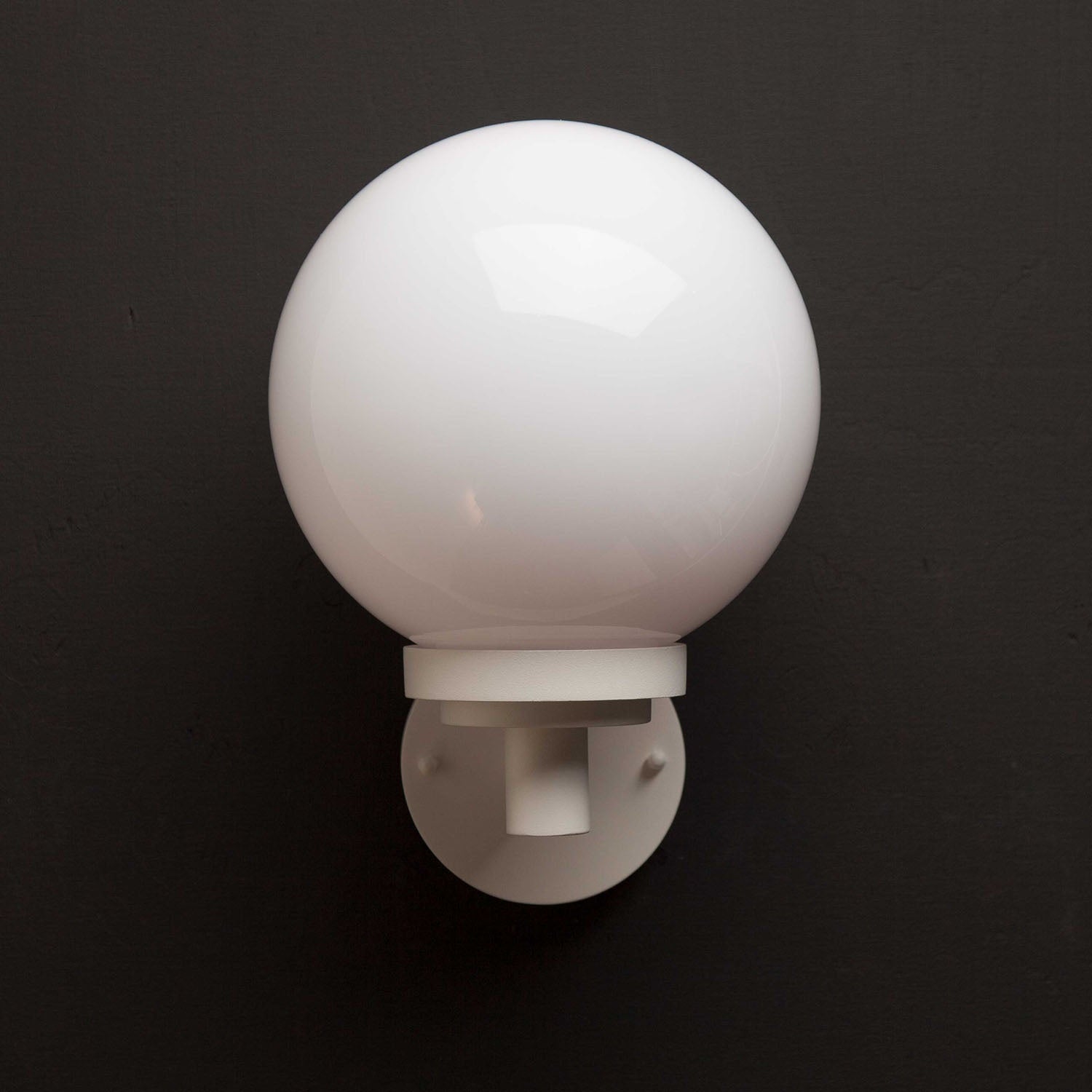 Doro Wall luminaire E27 socket IP44 White