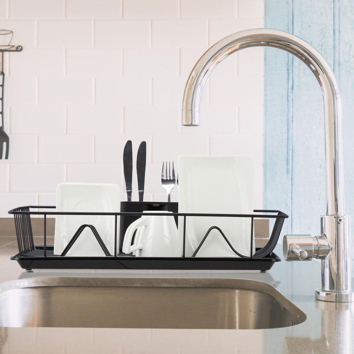 Drip stand with drip tray