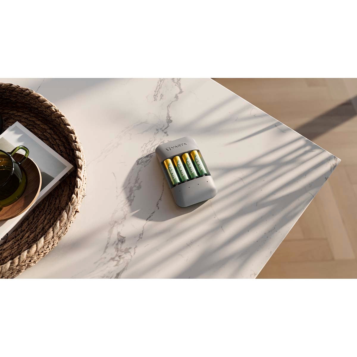 Eco Charger Pro incl. 4x Recycled AA 2100mAh