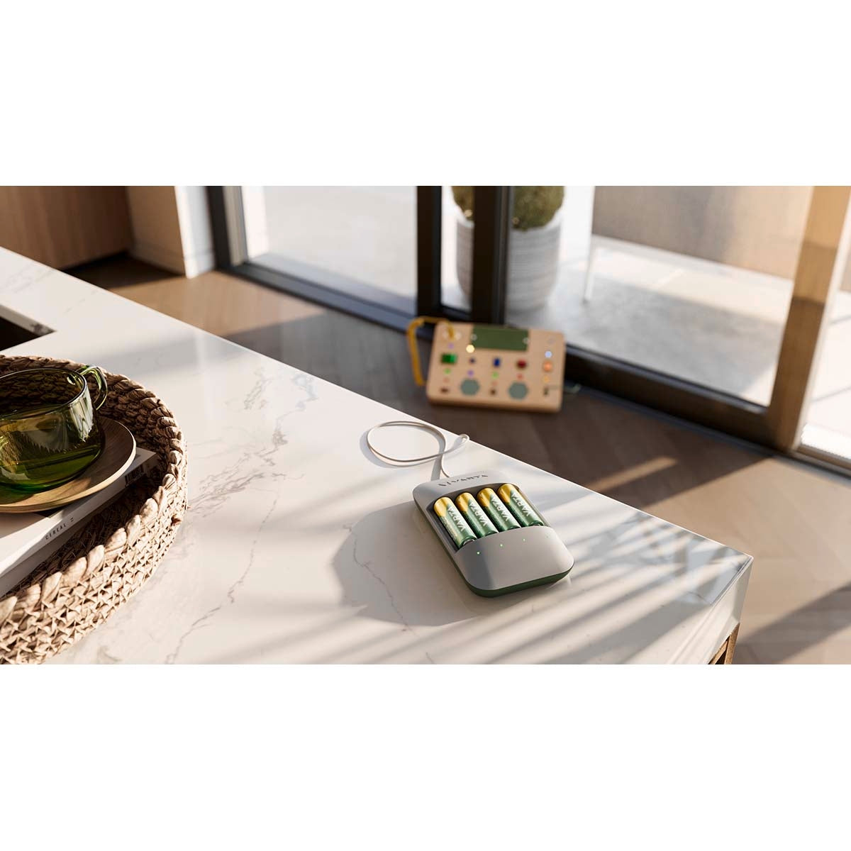 Eco Charger Pro incl. 4x Recycled AA 2100mAh