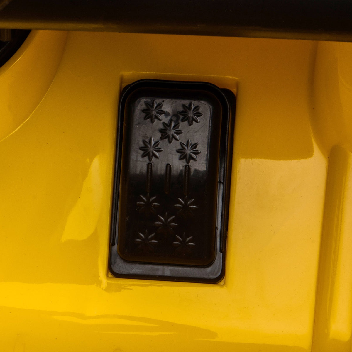 Electric Children'S Car With Remote Control Lamborghini Svj Licensed For 3-8 Years 2 X 550 Motors Mp3/Usb Light Music Yellow 123 X 66.5 X 45.5 Cm