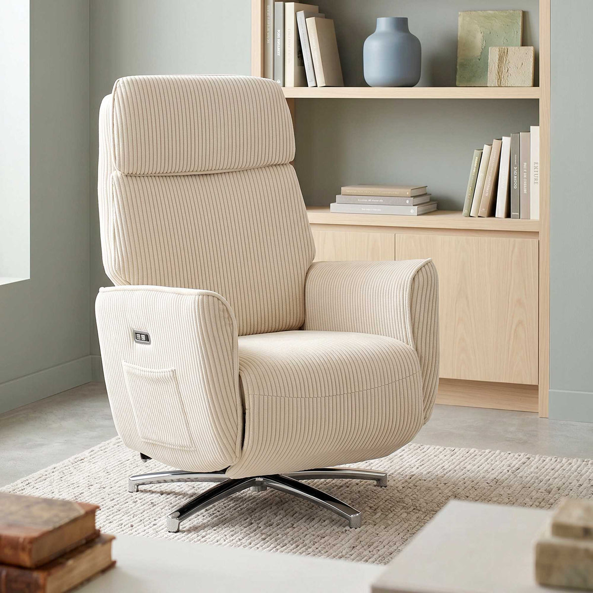 Electric Recliner Chair with Dual Motors and USB Port