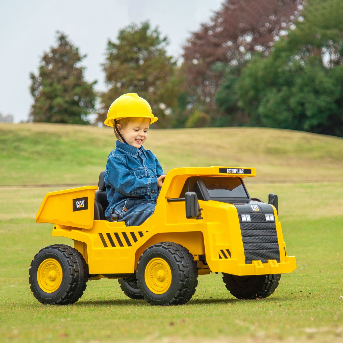 Electric children's excavator, load 30 kg, with remote control, bucket, shovel, speaker, headlight, for 3-7 years, yellow