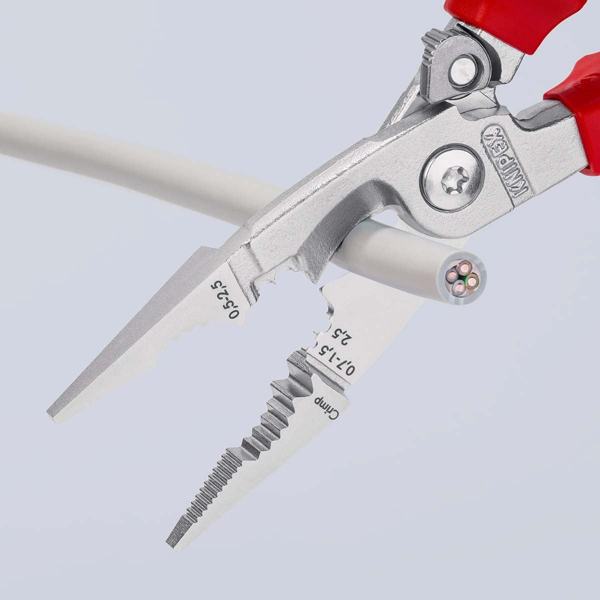 Electricians Pliers with Cable Cutter VDE:0.7...1.5 mm² 200 mm