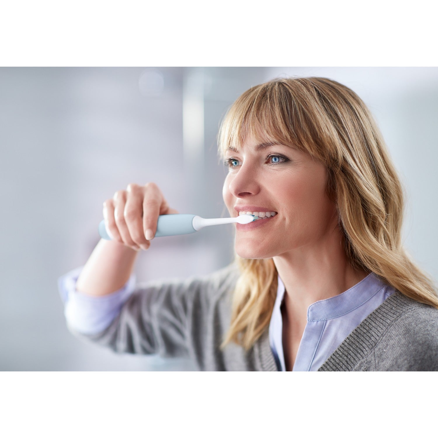 Electric toothbrush ProtectiveClean 4300 BLU HX6803/04