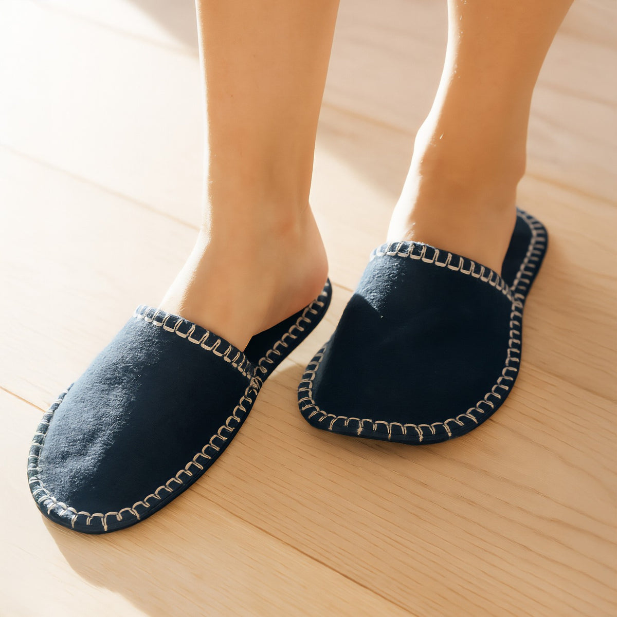 Felt Guest Slippers, Non-Slip, 8 Pairs with Storage Bag
