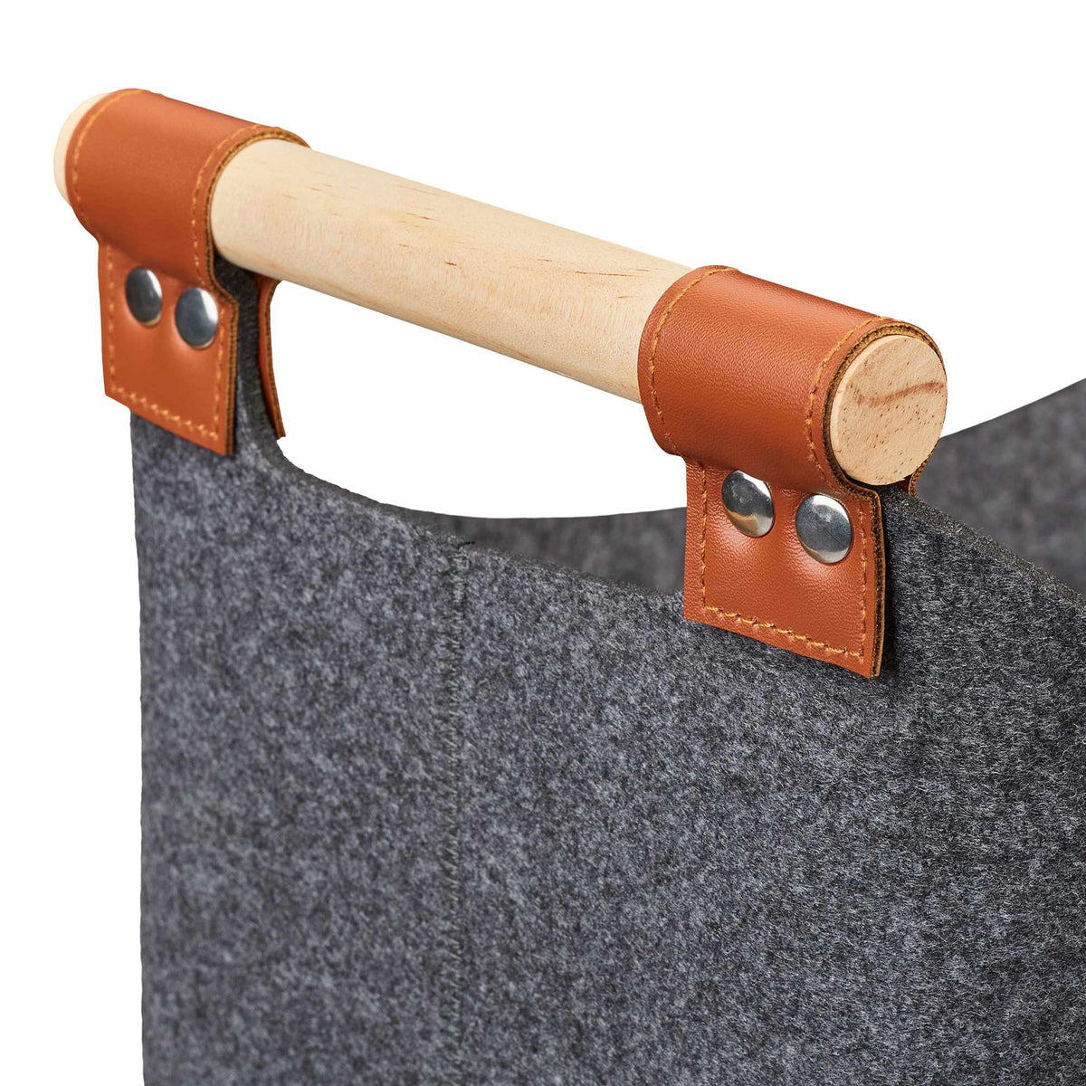 Felt bag with wooden handles