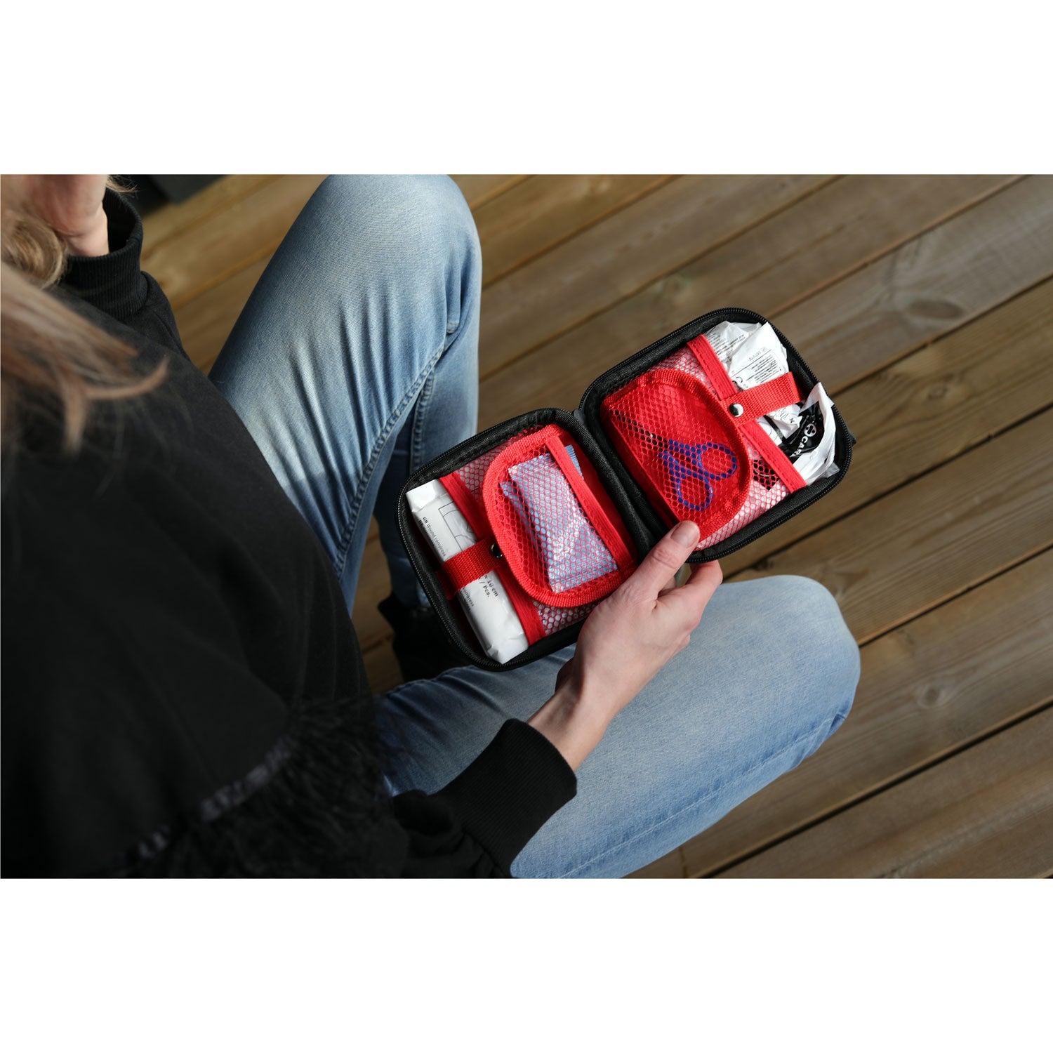 First Aid bag Small 30 pieces Red
