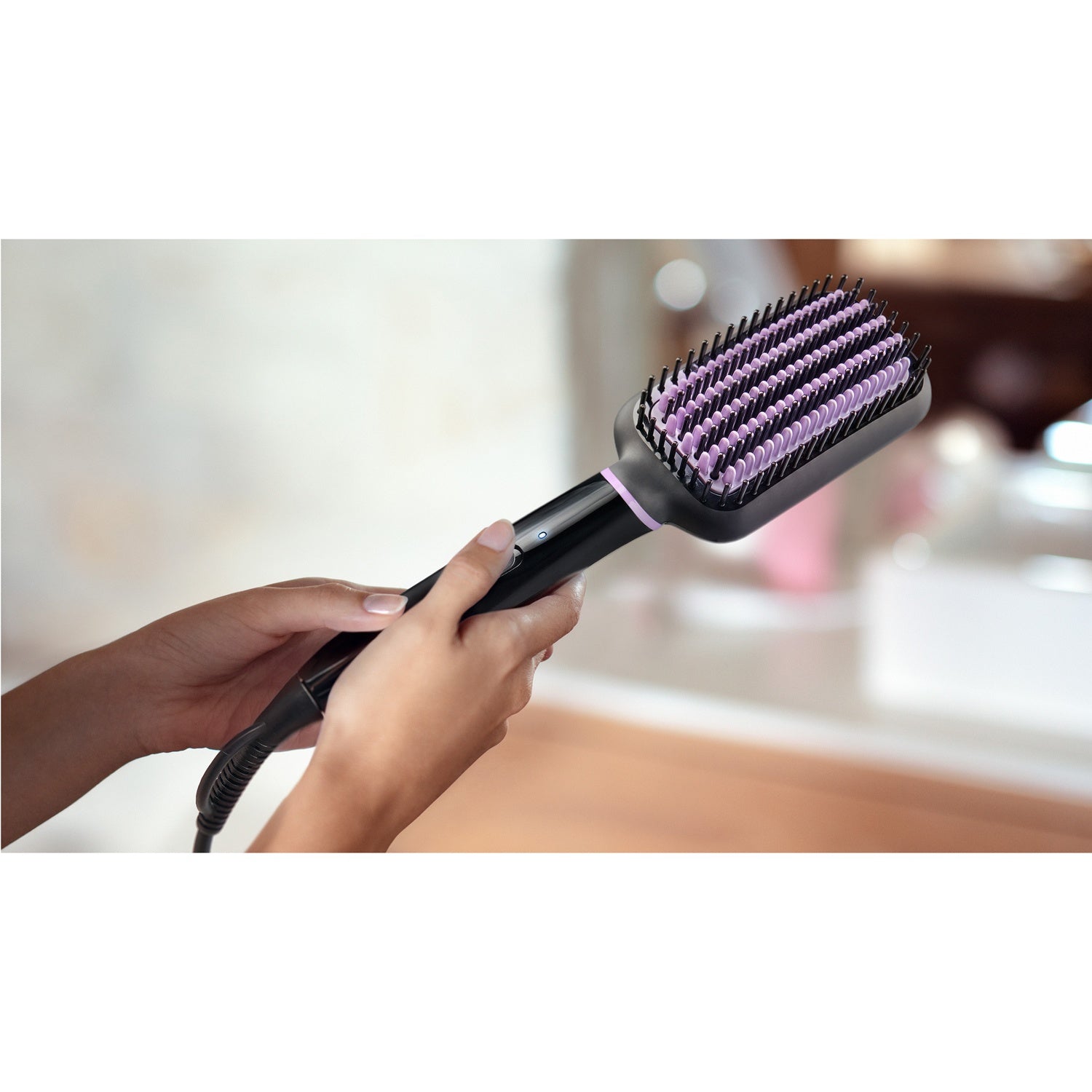 Flat brush StyleCare Essential Heated BHH880