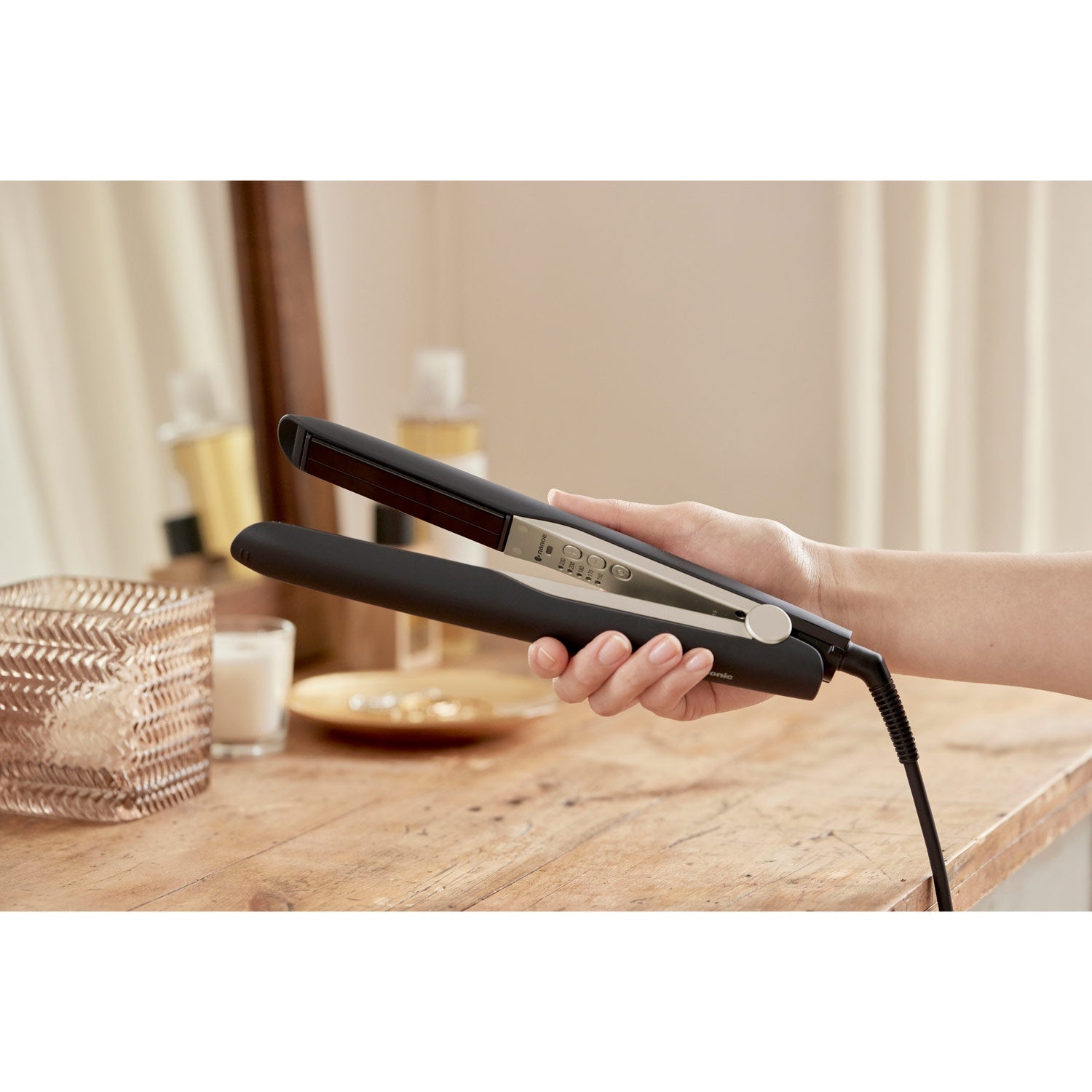 Flat iron HS0E Nanoe technology