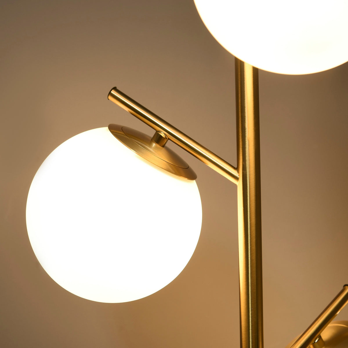 Floor Lamp 40W Floor Lamp With E27 Socket & 3 Glass Lampshades, For Living Room, 169 Cm Height