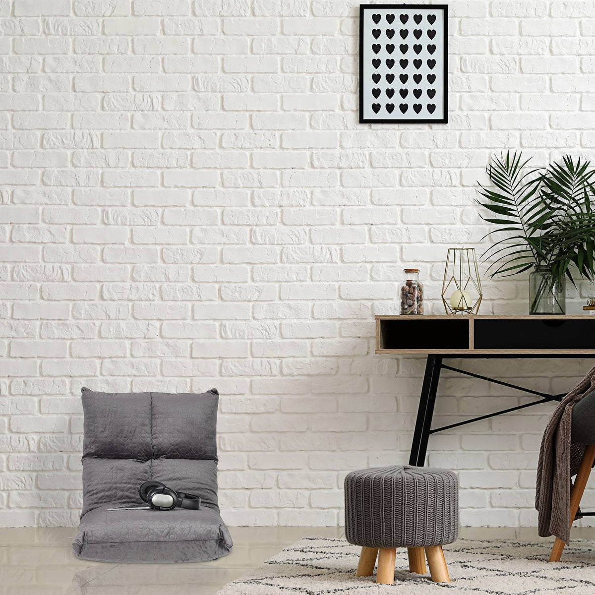 Floor chair with adjustable backrest