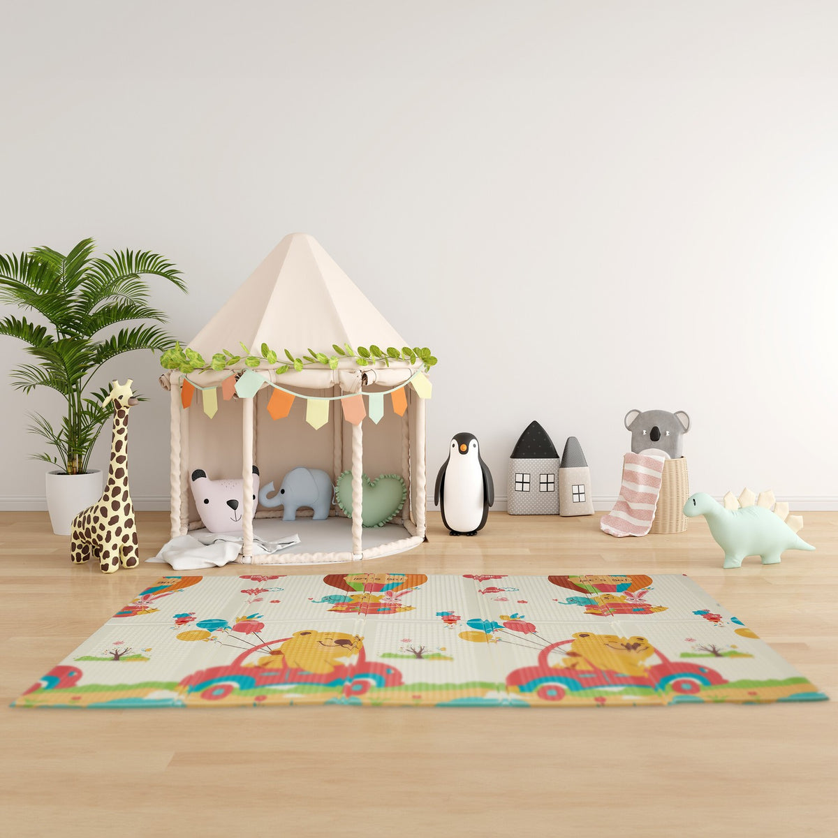 Foldable play mat with animal motifs