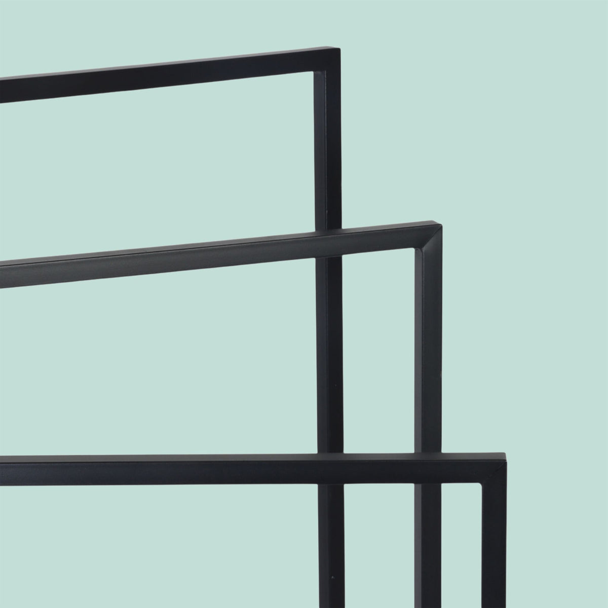 Folding 3-Arm Iron Towel Rack – Space-Saving, Freestanding