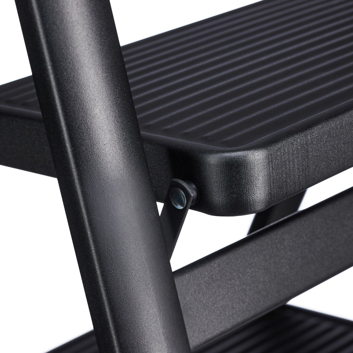 Folding steel stepladder