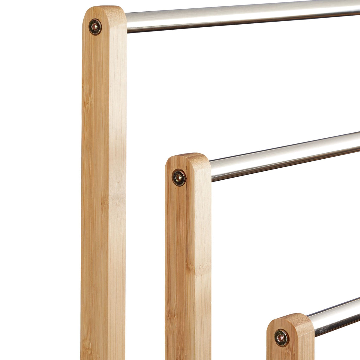 Freestanding towel rack