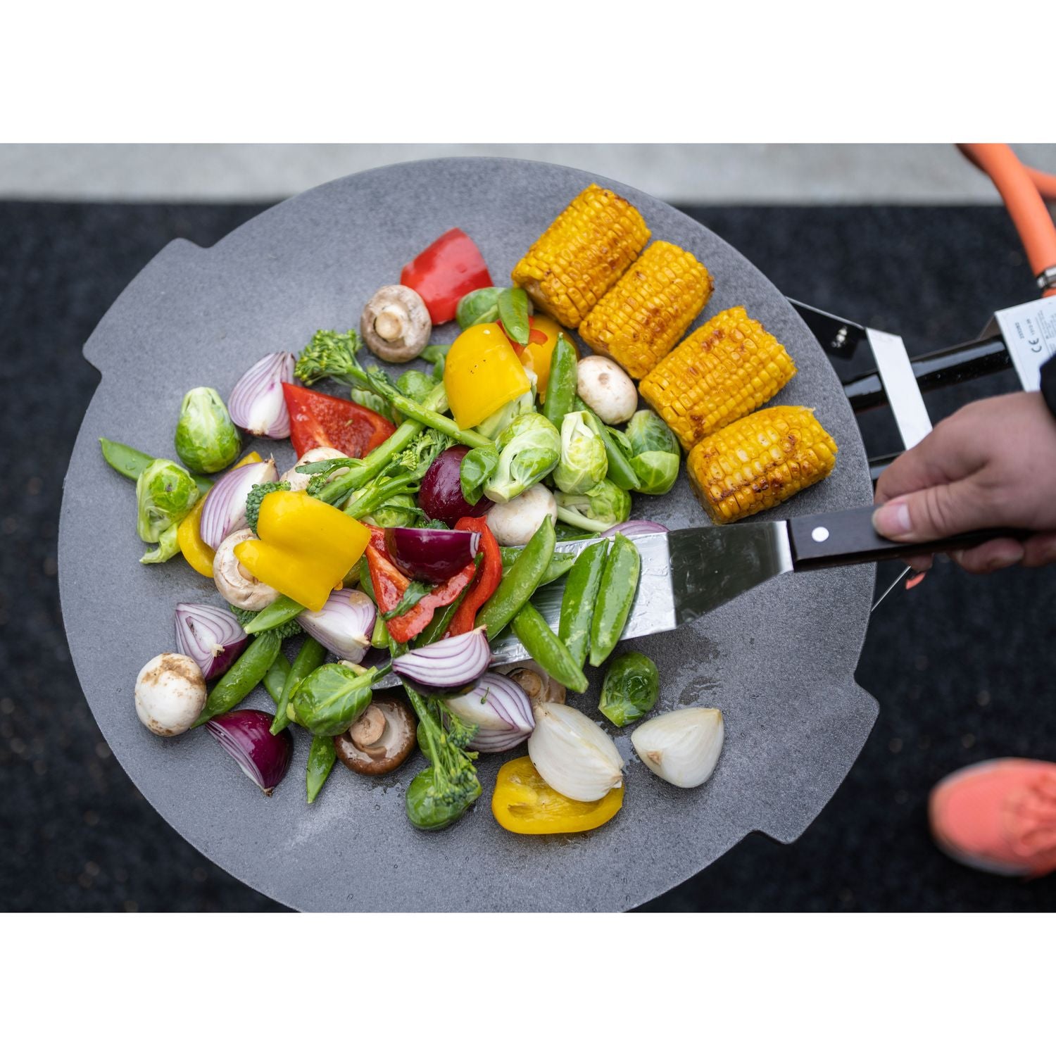 Frying pan 45 cm including legs.