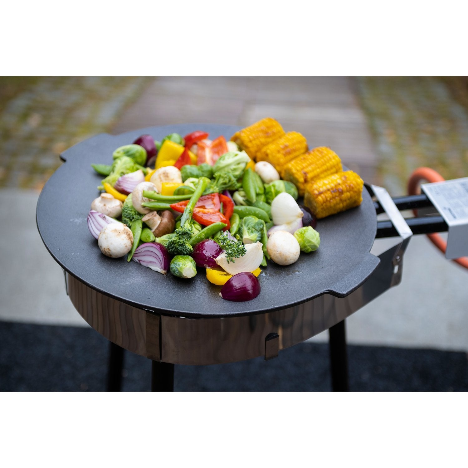 Frying pan 45 cm including legs.