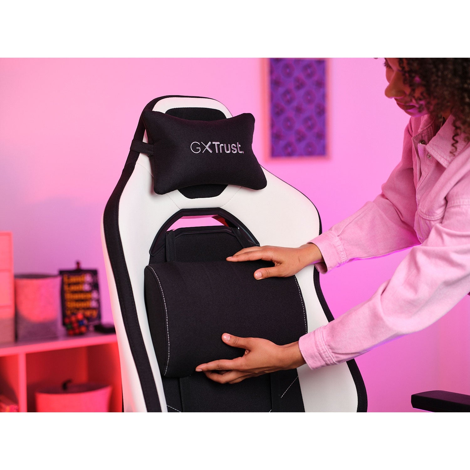 GXT 714W Ruya Gaming Chair White